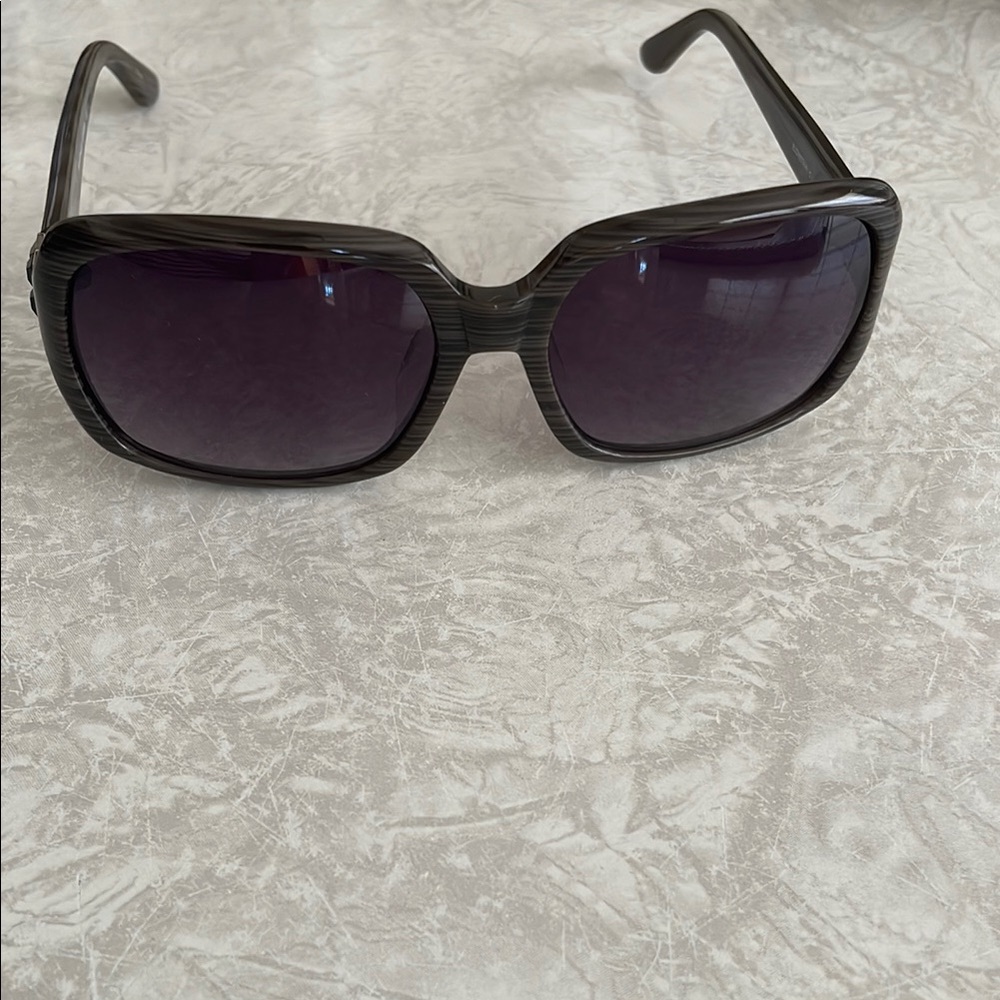Women's Oversized Black Gradient Lens Sunglasses